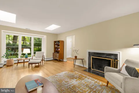 $675,000 | 1109 Crowfoot Lane, Silver Spring, MD 20904