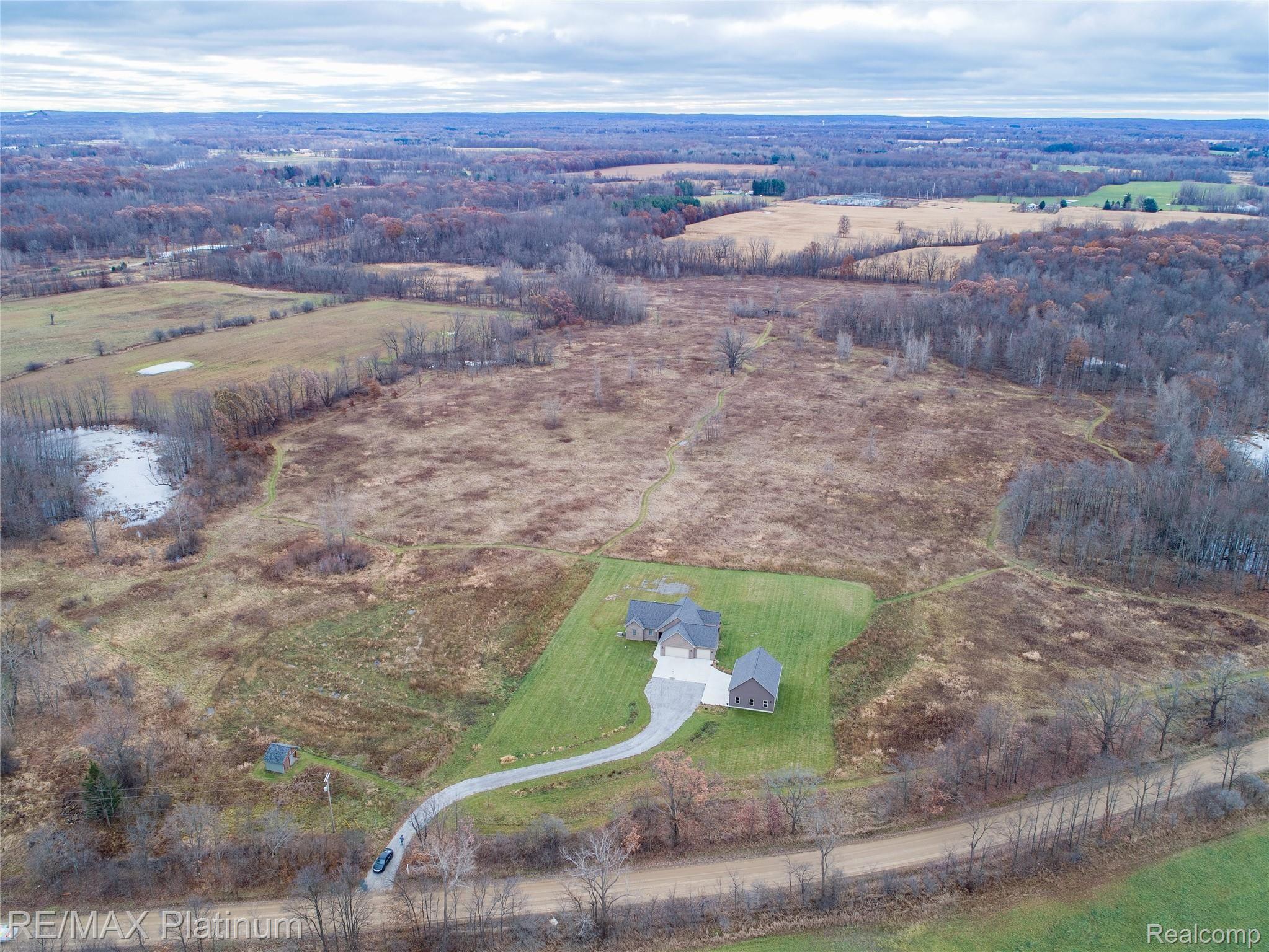 11195 Halsey Road Grand Blanc, MI 48439 - Photo 46 of 55 11195 Halsey HDR50.jpg