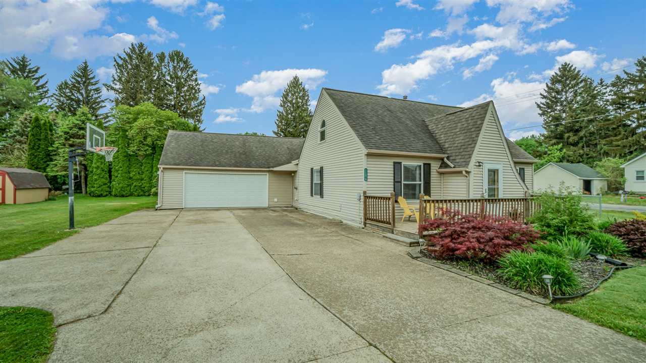 11375 West Freeland Road Freeland, MI 48623 - Photo 2 of 19