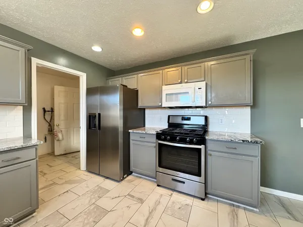 $2,500 | 3658 Pickwick Circle, Plainfield, IN 46168