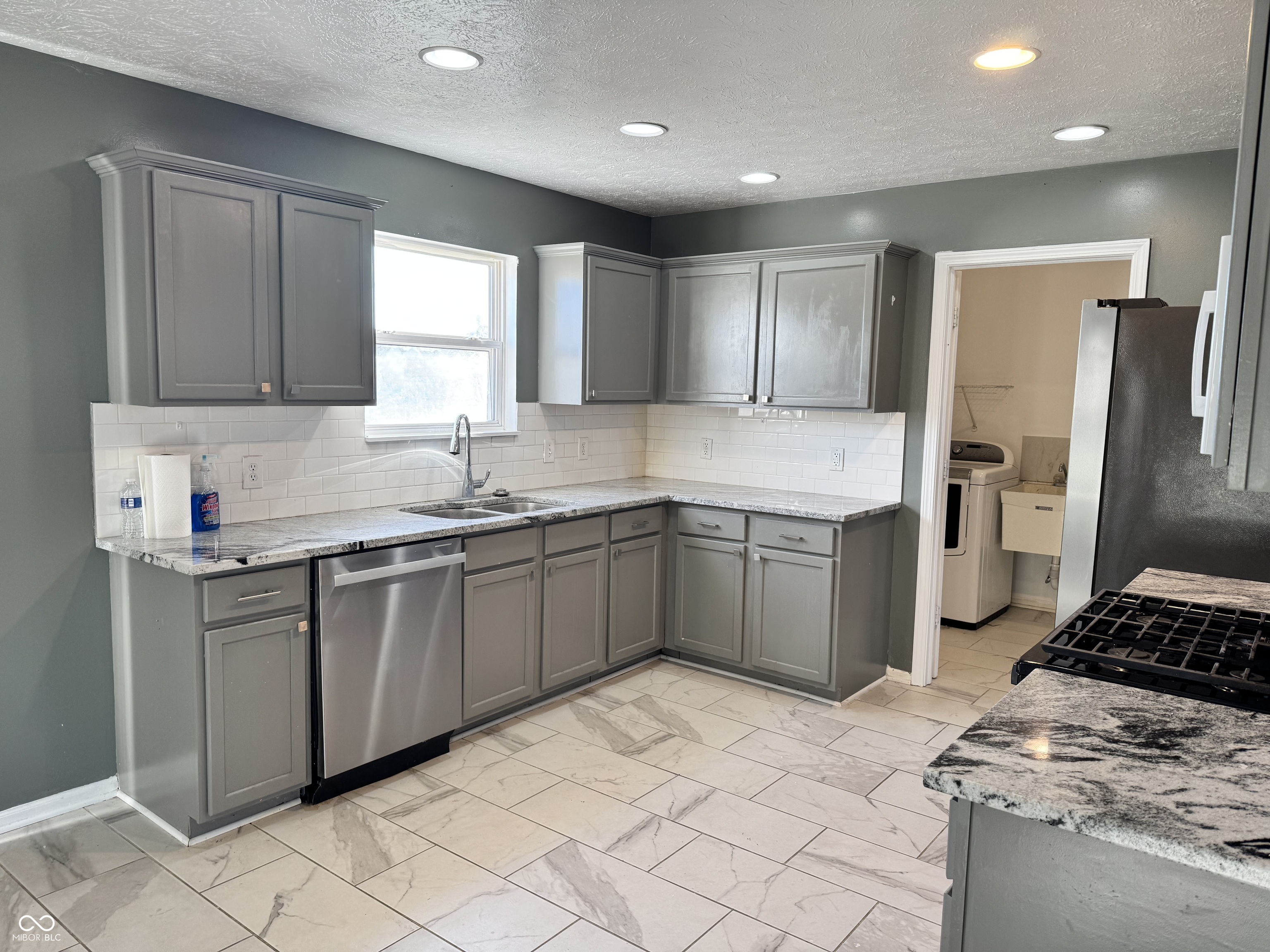 3658 Pickwick Circle Plainfield, IN 46168 - Photo 5 of 33