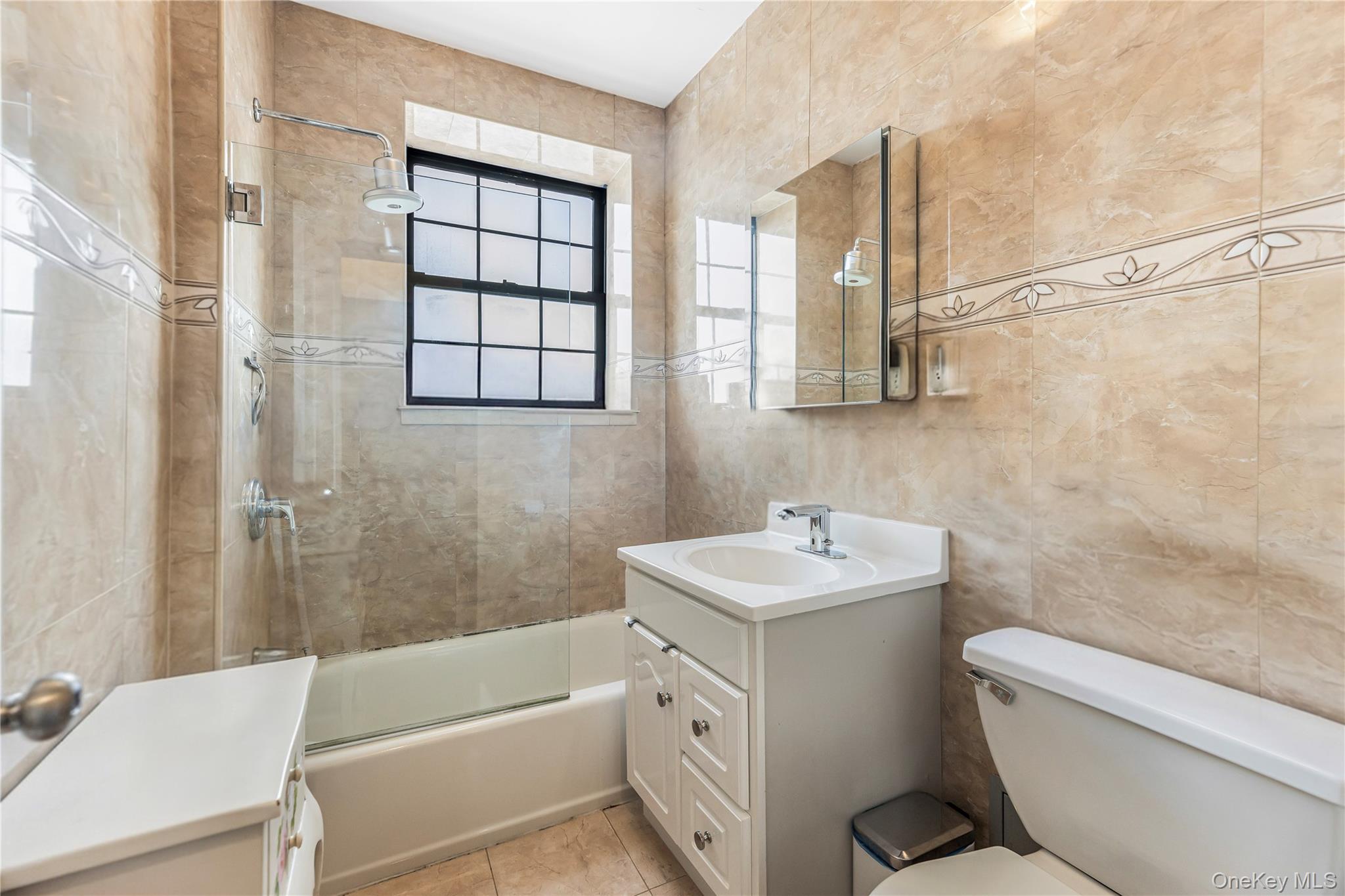 808 Bronx River Road, Unit 6C Bronxville, NY 10708 - Photo 10 of 17 Bathroom