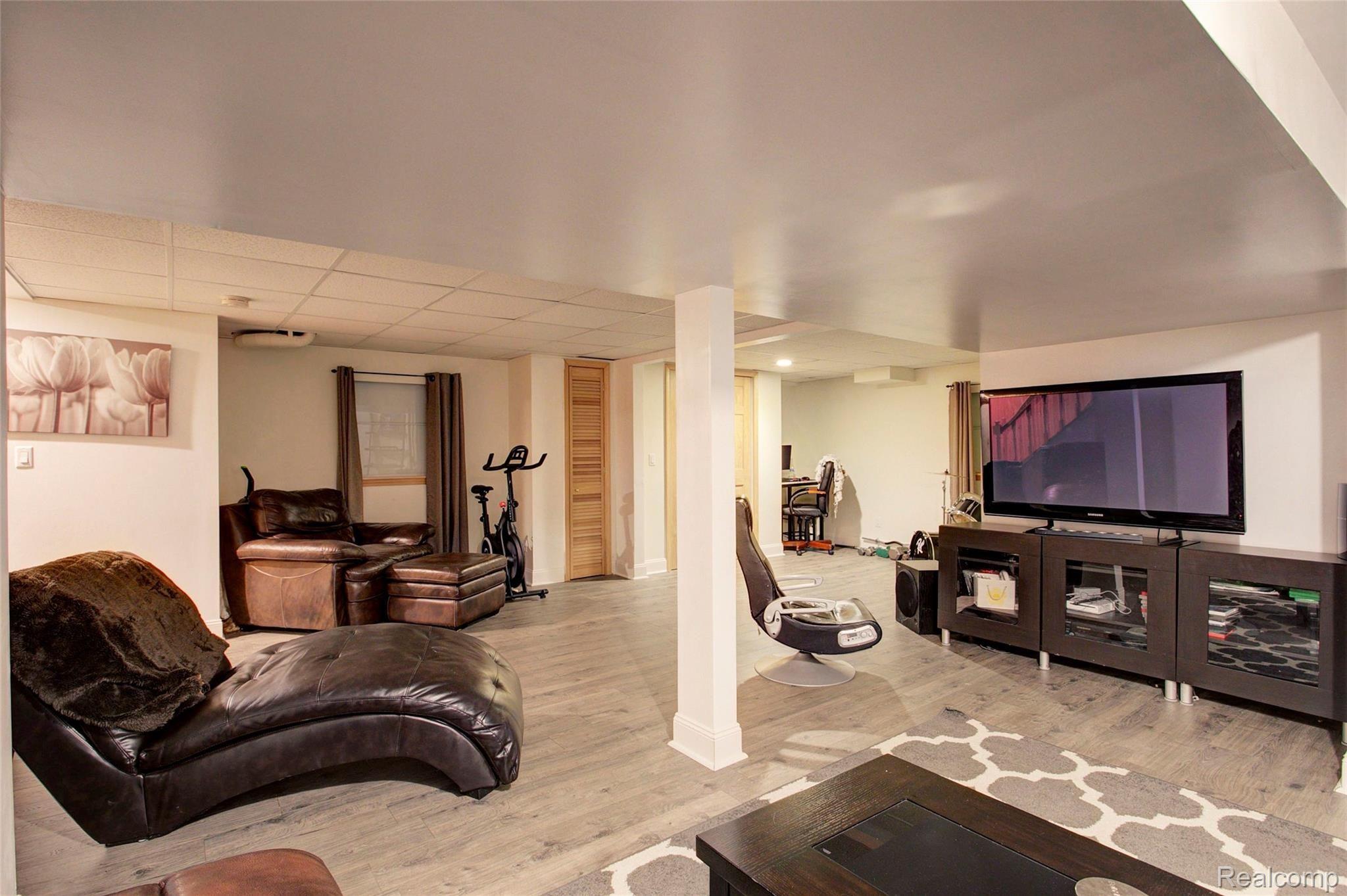 7345 Kingsbridge Road Canton, MI 48187 - Photo 77 of 98 4H8A2447_8_9.jpg