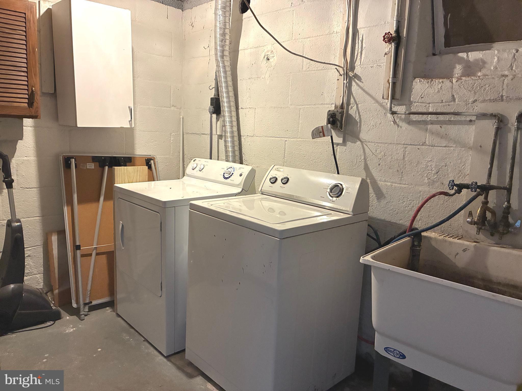 5112 Hollywood Road College Park, MD 20740 - Photo 19 of 28 Laundry Room