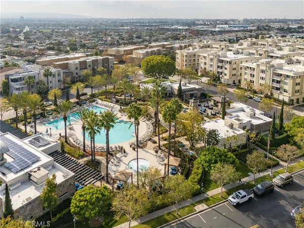 $1,099,000 | 12921 Mission Avenue, Unit 102, Hawthorne, CA 90250