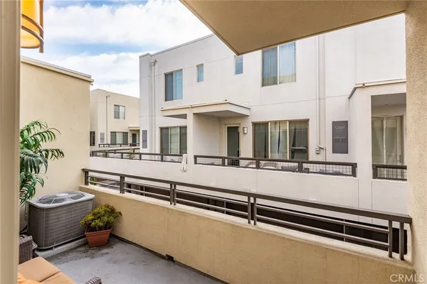 $1,099,000 | 12921 Mission Avenue, Unit 102, Hawthorne, CA 90250