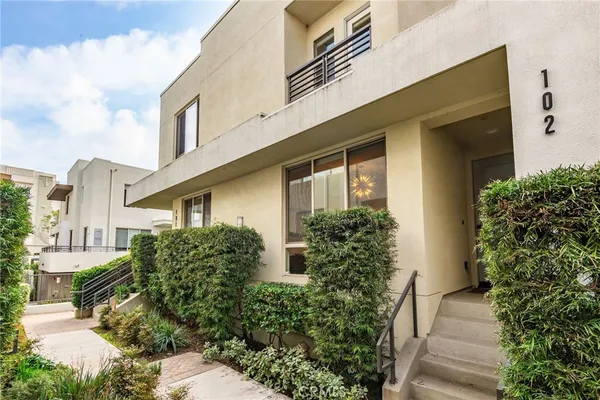 $1,099,000 | 12921 Mission Avenue, Unit 102, Hawthorne, CA 90250