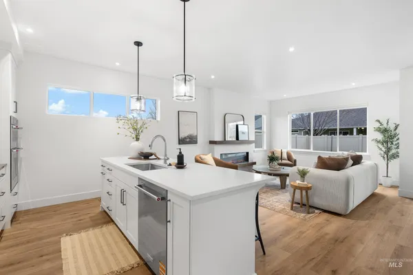 $565,000 | 3071 North Lapis Avenue, Meridian, ID 83646