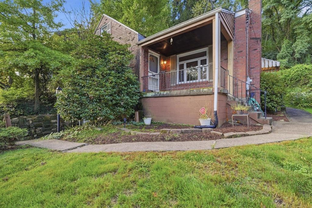 610 Cascade Road Pittsburgh, PA 15221 - Photo 3 of 46 Gallery Image 3