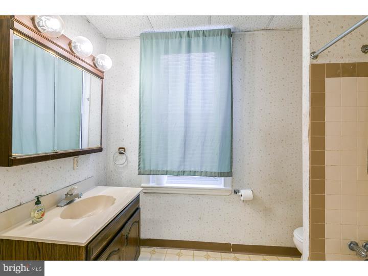 4827 Ridge Avenue Philadelphia, PA 19129 - Photo 8 of 10 Bathroom