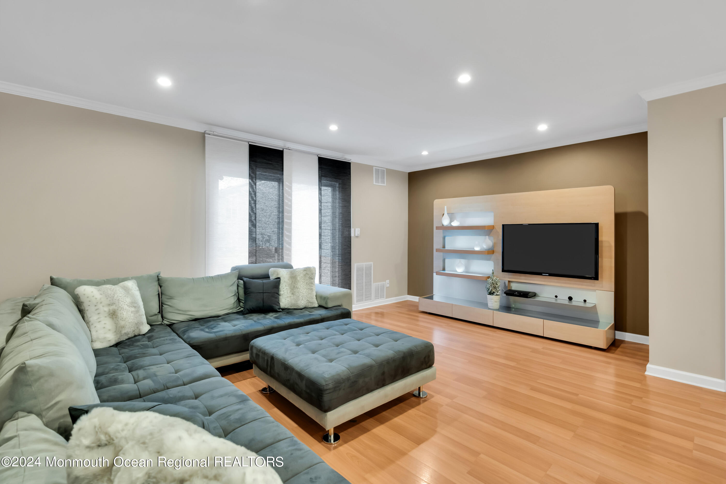 60 County Road, Unit B8 Cliffwood, NJ 07721 - Photo 19 of 38 .