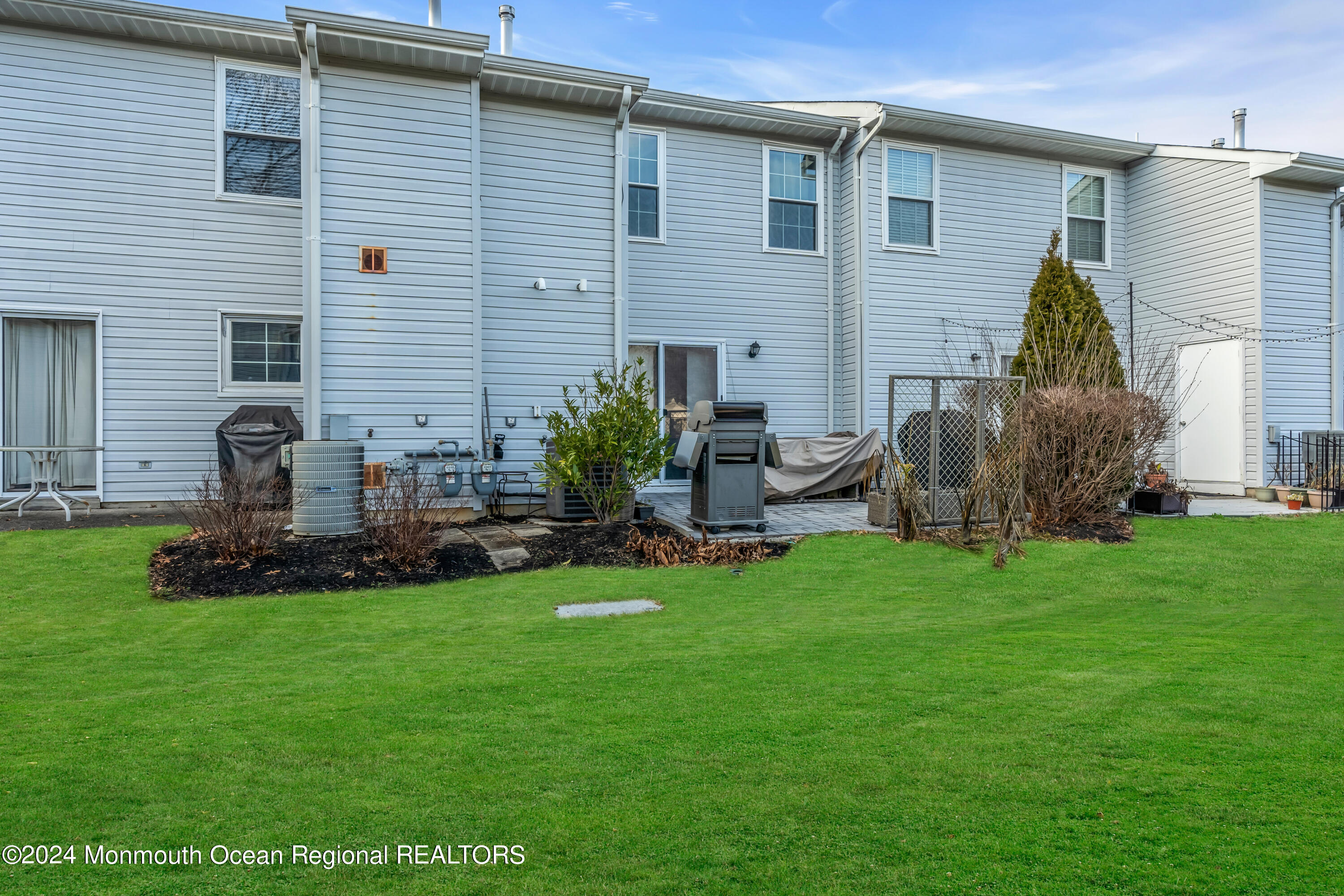 60 County Road, Unit B8 Cliffwood, NJ 07721 - Photo 31 of 38 .