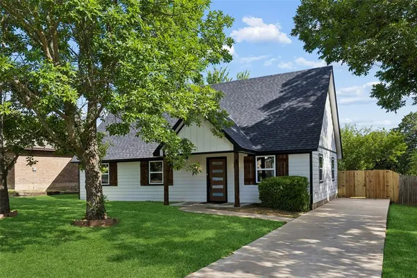 $250,000 | 902 Melanie Lane, Keene, TX 76059