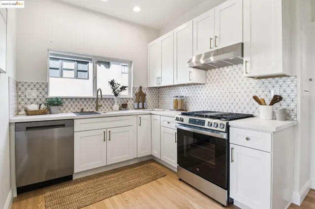 $949,000 | 5361 Thomas Avenue, Oakland, CA 94618