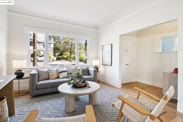 $949,000 | 5361 Thomas Avenue, Oakland, CA 94618