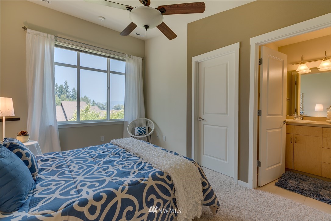 165 Cougar Ridge Road Northwest, Unit 1004 Issaquah, WA 98027 - Photo 12 of 22