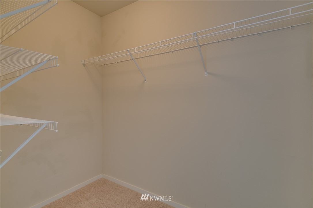 165 Cougar Ridge Road Northwest, Unit 1004 Issaquah, WA 98027 - Photo 15 of 22