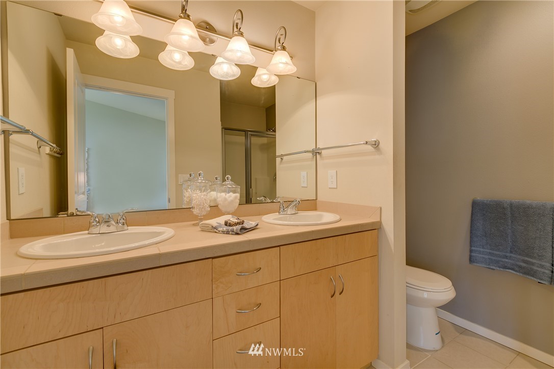 165 Cougar Ridge Road Northwest, Unit 1004 Issaquah, WA 98027 - Photo 16 of 22