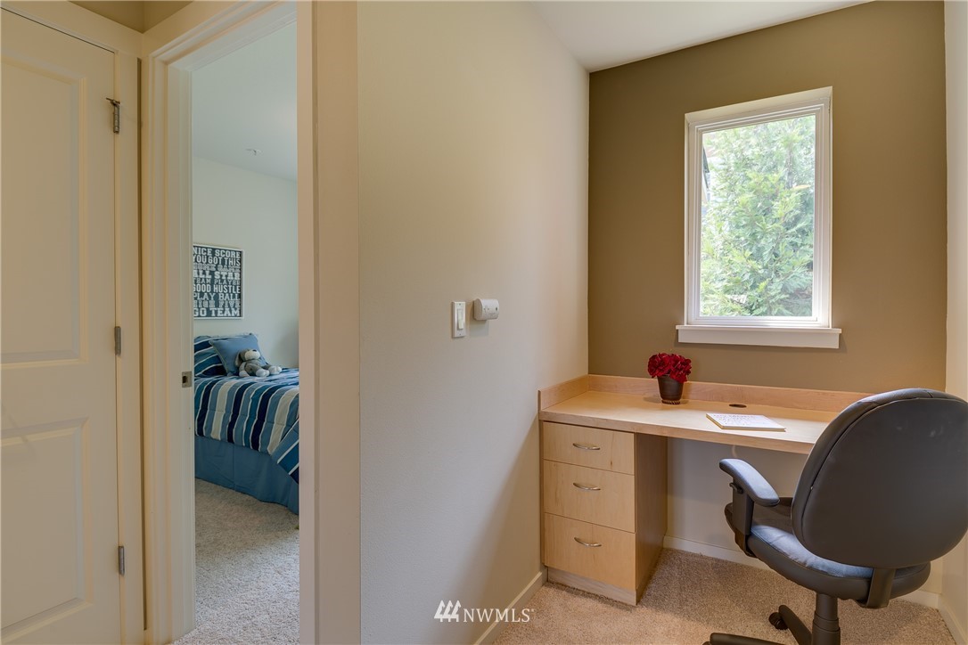 165 Cougar Ridge Road Northwest, Unit 1004 Issaquah, WA 98027 - Photo 19 of 22