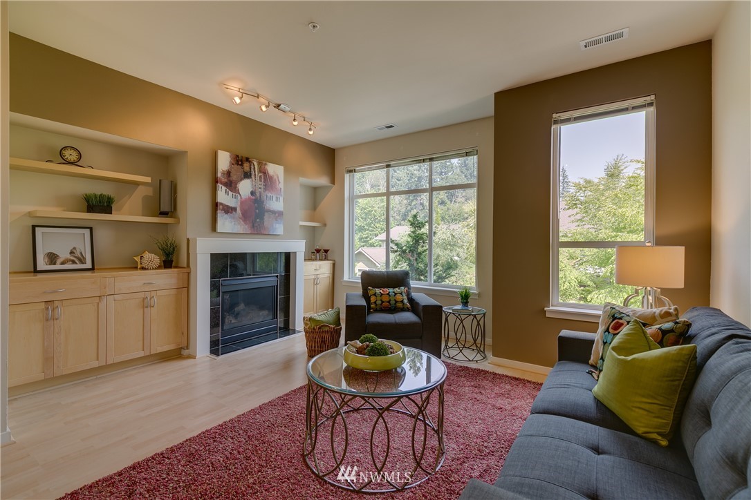 165 Cougar Ridge Road Northwest, Unit 1004 Issaquah, WA 98027 - Photo 4 of 22