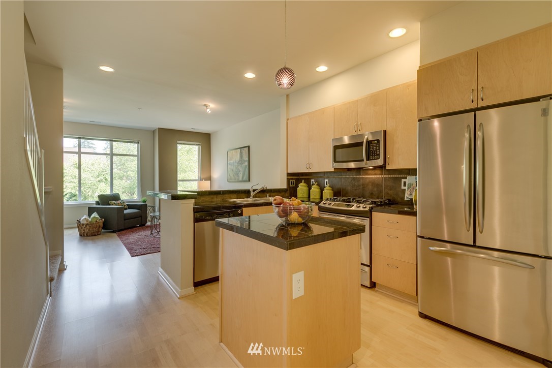 165 Cougar Ridge Road Northwest, Unit 1004 Issaquah, WA 98027 - Photo 7 of 22