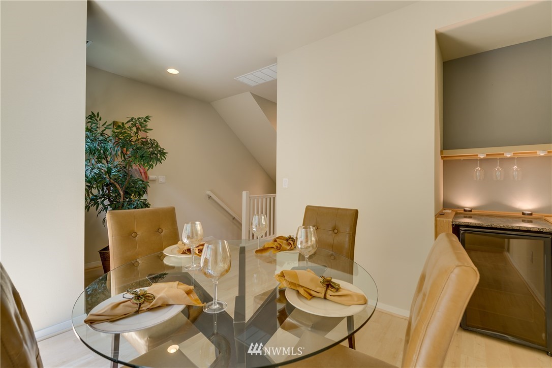 165 Cougar Ridge Road Northwest, Unit 1004 Issaquah, WA 98027 - Photo 10 of 22