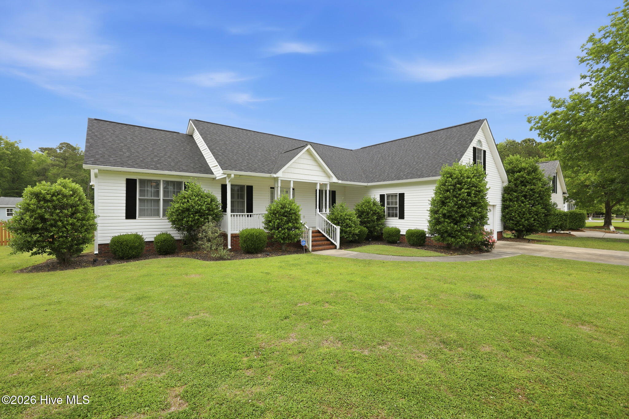 210 East Camp Kiro Road New Bern, NC 28560 - Photo 4 of 53