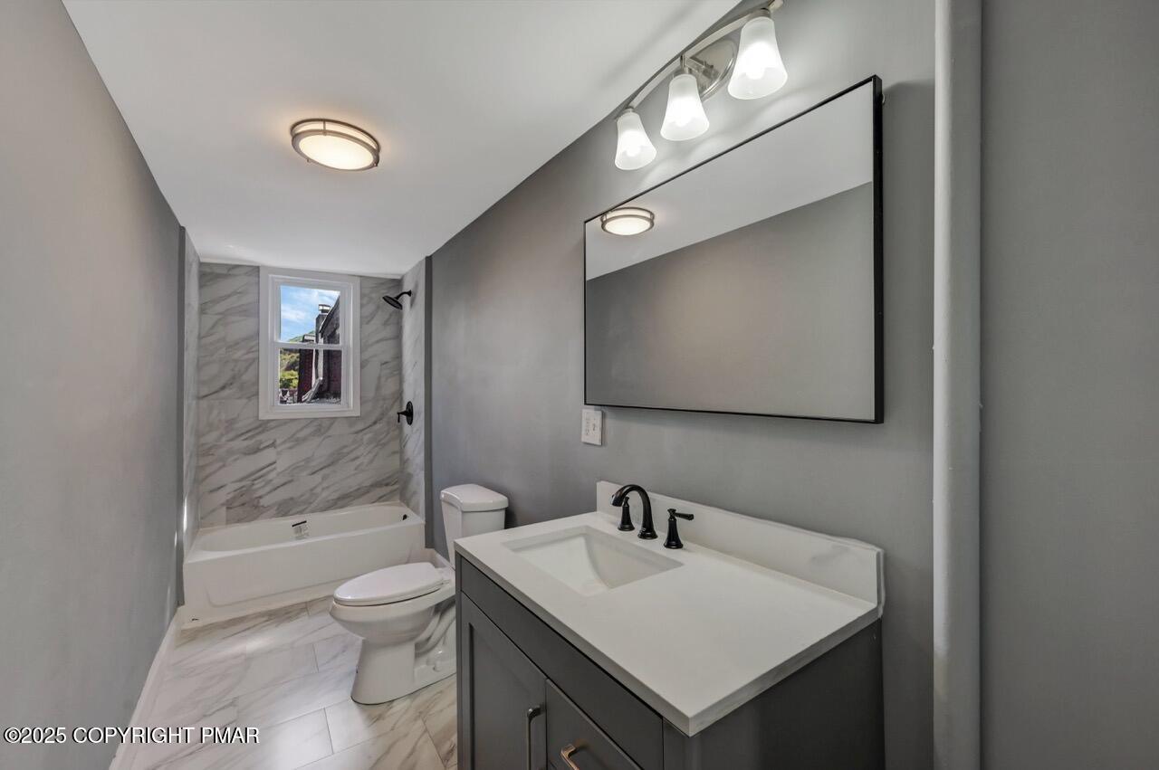 128 East Broad Street Tamaqua, PA 18252 - Photo 61 of 86 126-128 E Broad St 62 - 3rd Floor Large