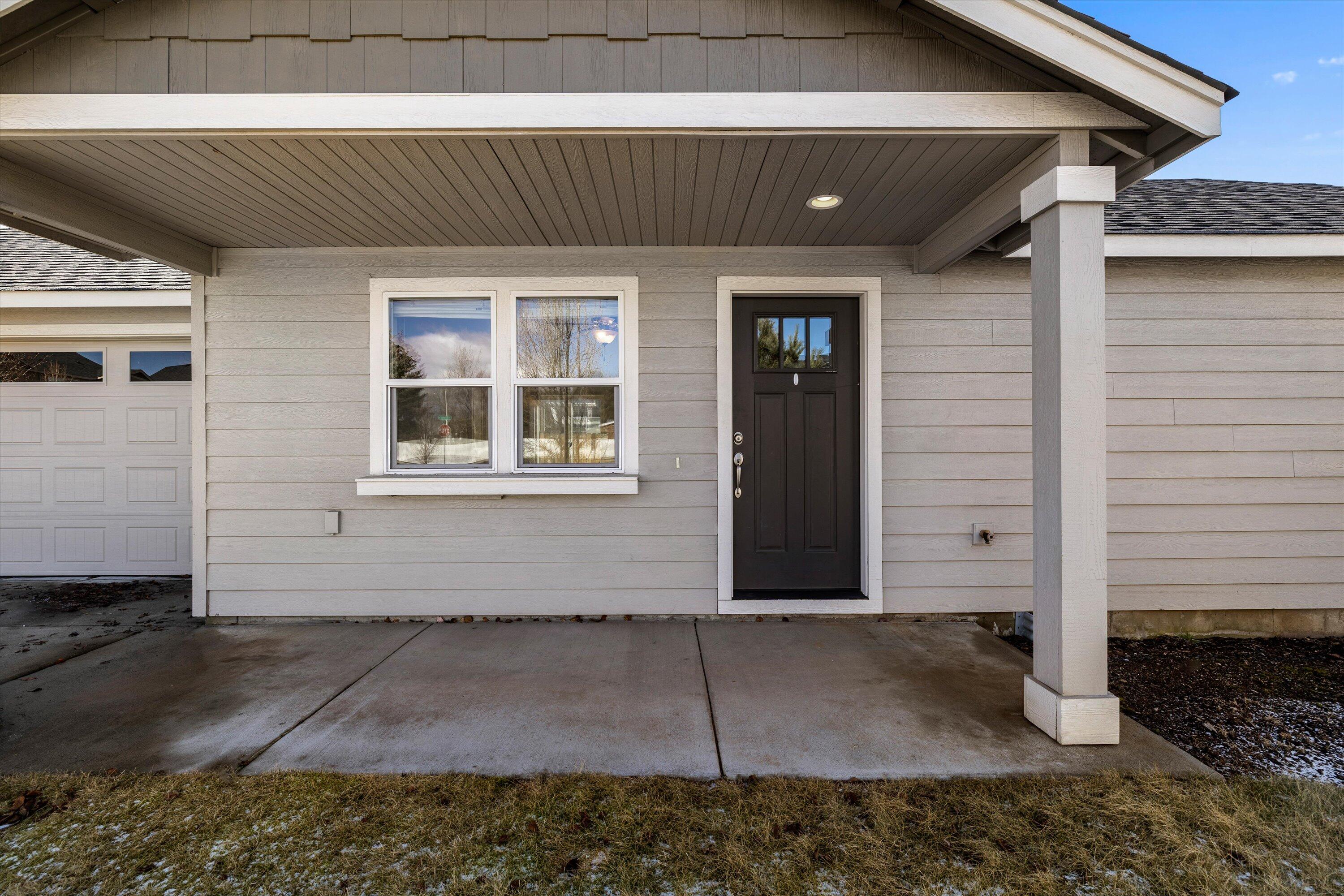 61803 Southeast Rolo Court Bend, OR 97702 - Photo 2 of 23 Covered Porch