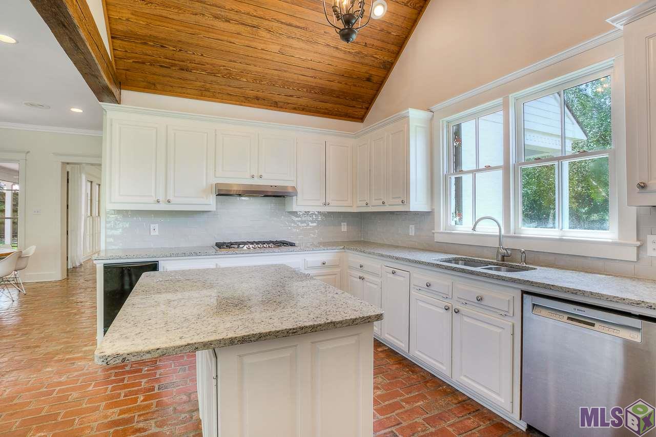 17853 Prestwick Avenue Baton Rouge, LA 70810 - Photo 3 of 34 Gallery Image 3