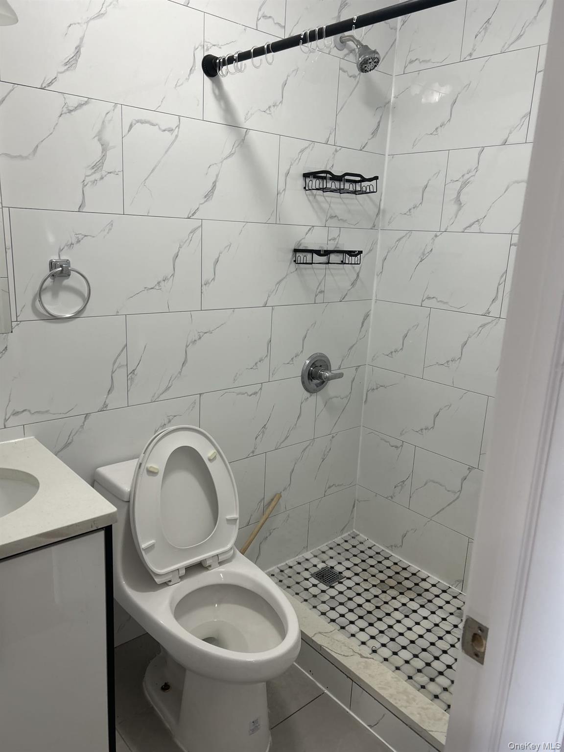 91-08 77th Street Queens, NY 11421 - Photo 13 of 20 2nd Floor Bathroom