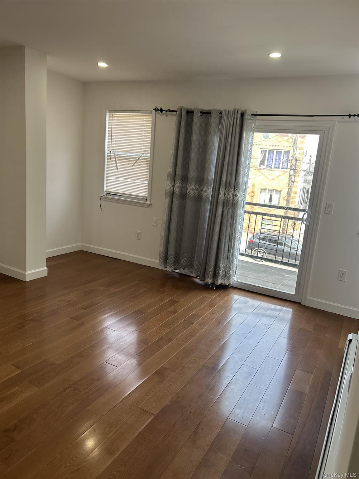 91-08 77th Street Queens, NY 11421 - Photo 10 of 20 2nd Floor Living Room