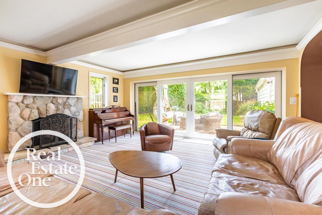 348 Touraine Road Grosse Pointe, MI 48236 - Photo 13 of 49 50179069-1F86F29B-8B4D-41E3-A09D-5FD6F4545223.JPG