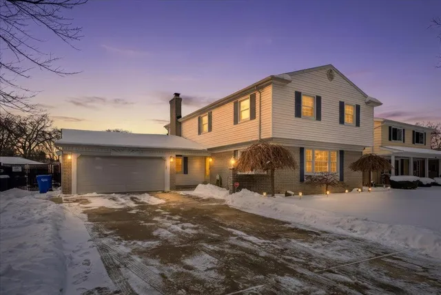 $400,000 | 32523 Cambridge Drive, Warren, MI 48093