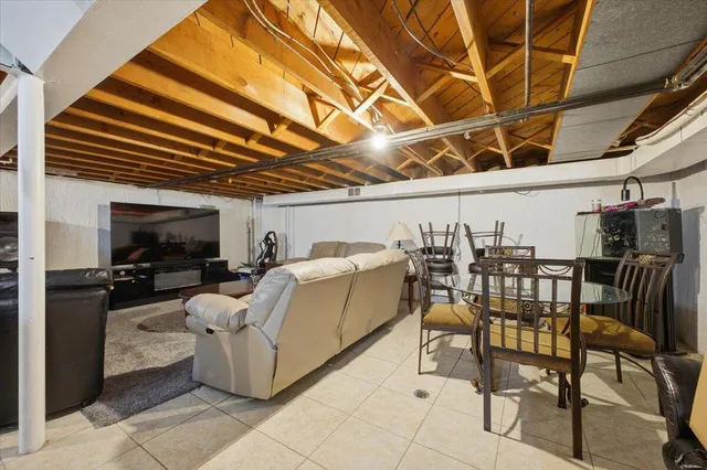 $400,000 | 32523 Cambridge Drive, Warren, MI 48093