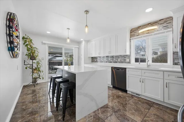 $400,000 | 32523 Cambridge Drive, Warren, MI 48093