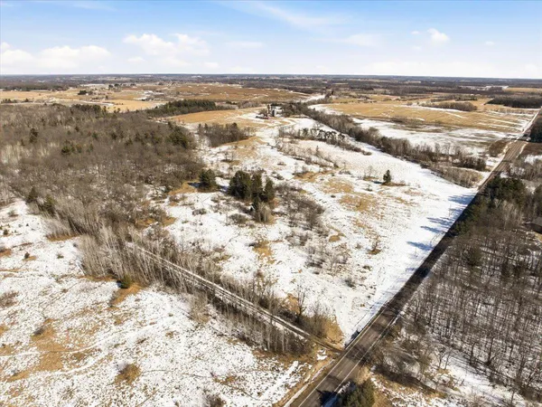 $2,067,200 | 2336 235th Street, Deer Park, WI 54007