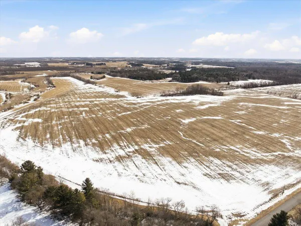 $2,067,200 | 2336 235th Street, Deer Park, WI 54007