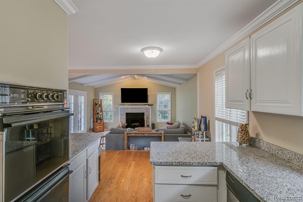 2035 Devonshire Road Bloomfield Hills, MI 48302 - Photo 17 of 36