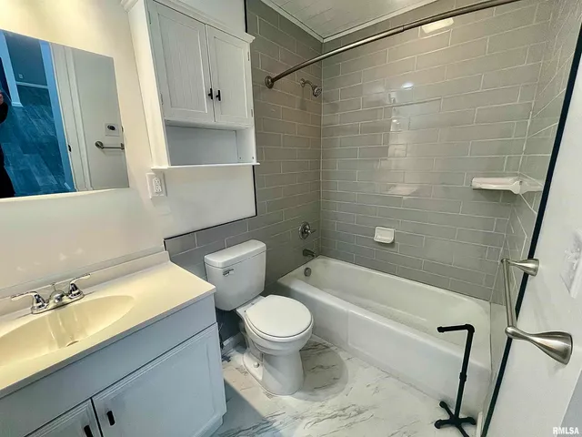 $125,000 | 3 Rye Court, Macomb, IL 61455