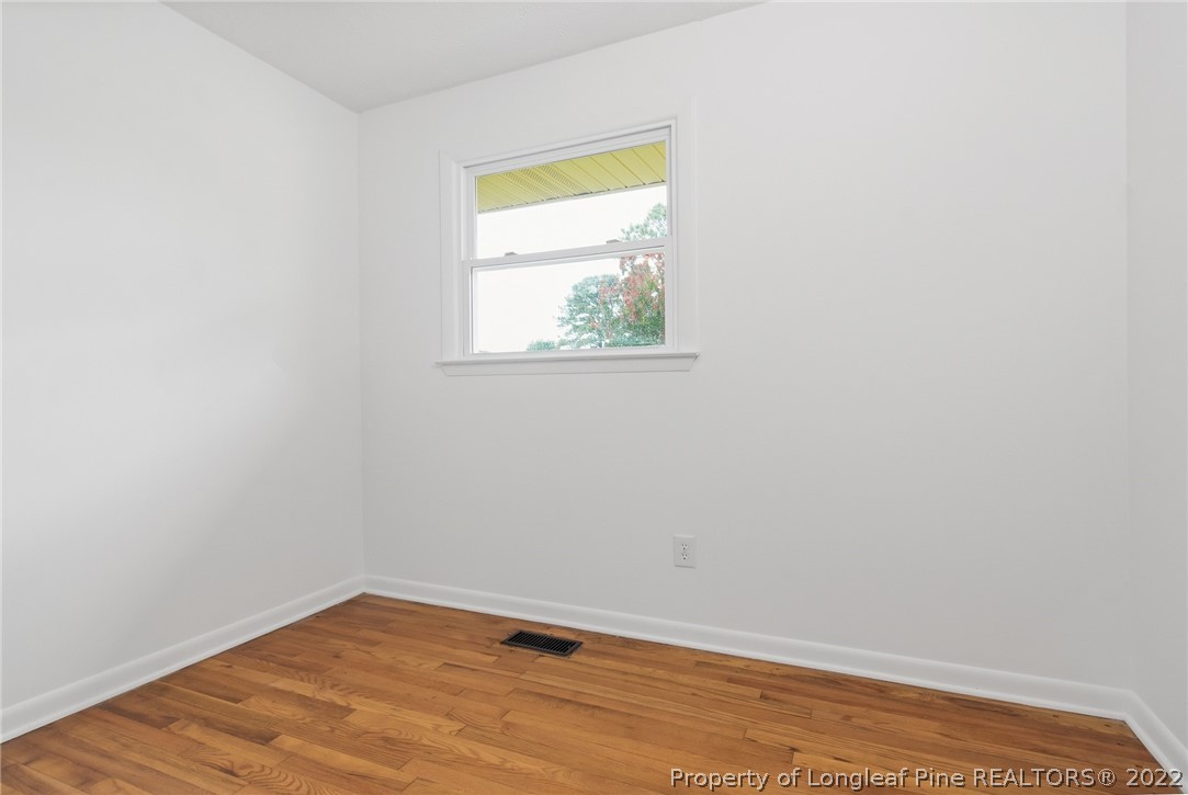 77 Hiawatha Road Pembroke, NC 28372 - Photo 20 of 30 an empty room with a window
