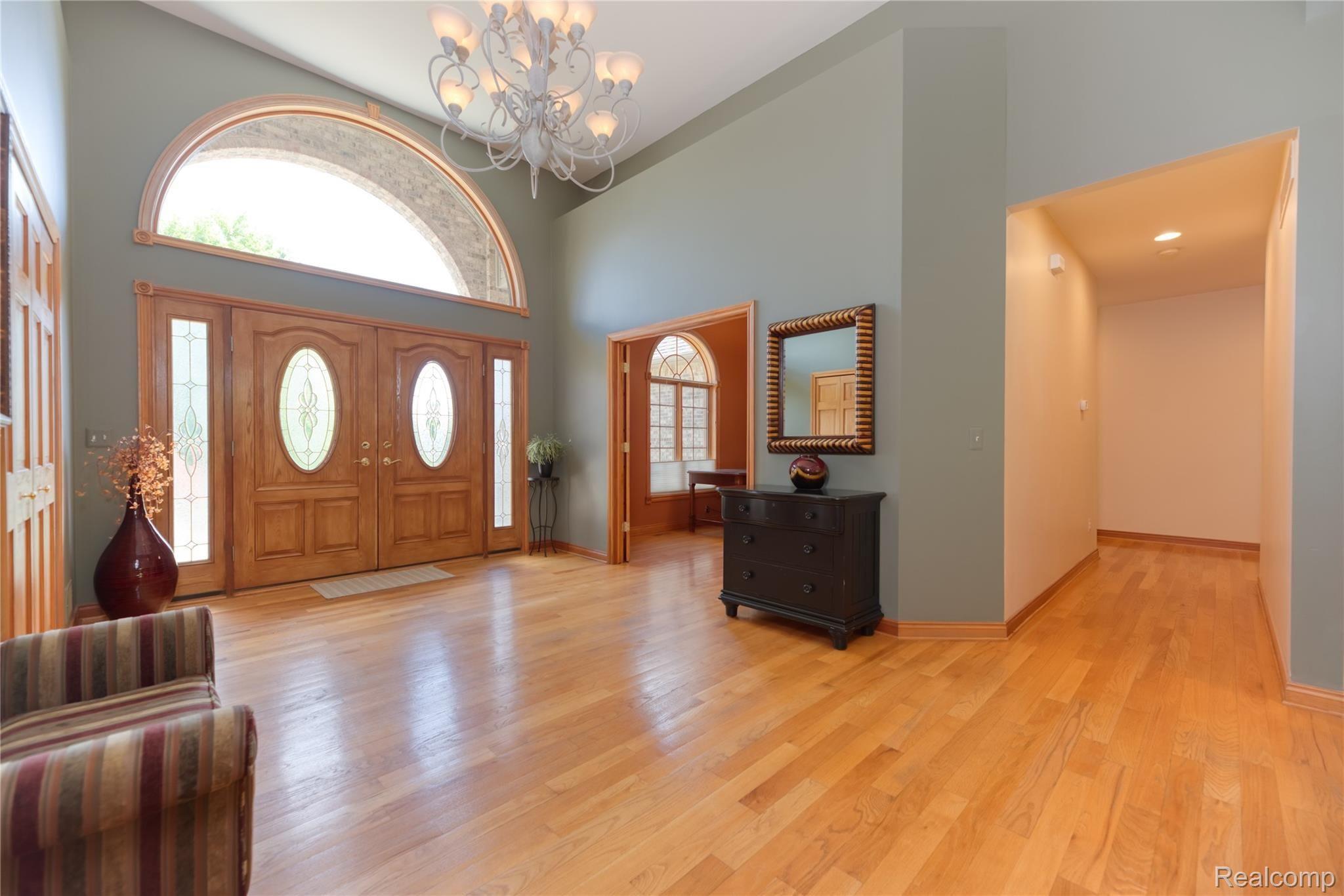 1064 Autumnview Drive Rochester, MI 48307 - Photo 7 of 40 1064Autumnview-28.jpg