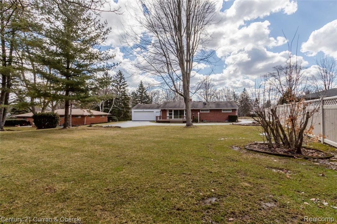 28451 Bayberry Road Farmington, MI 48331 - Photo 18 of 18 Enormous Backyard!