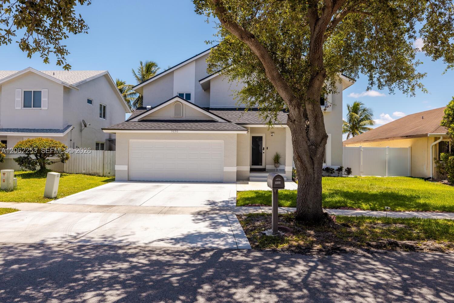 9650 Southwest 9th Court Pembroke Pines, FL 33025 - Photo 5 of 44 Gallery Image 5