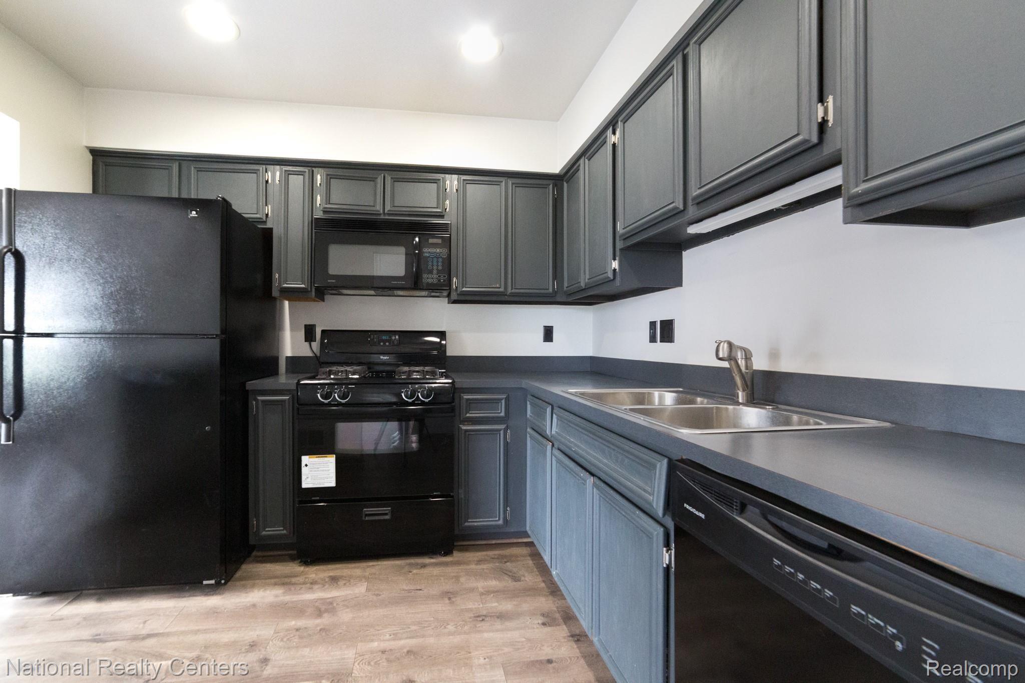24056 Greenhill Road Warren, MI 48091 - Photo 11 of 19 MS0A7518.jpg