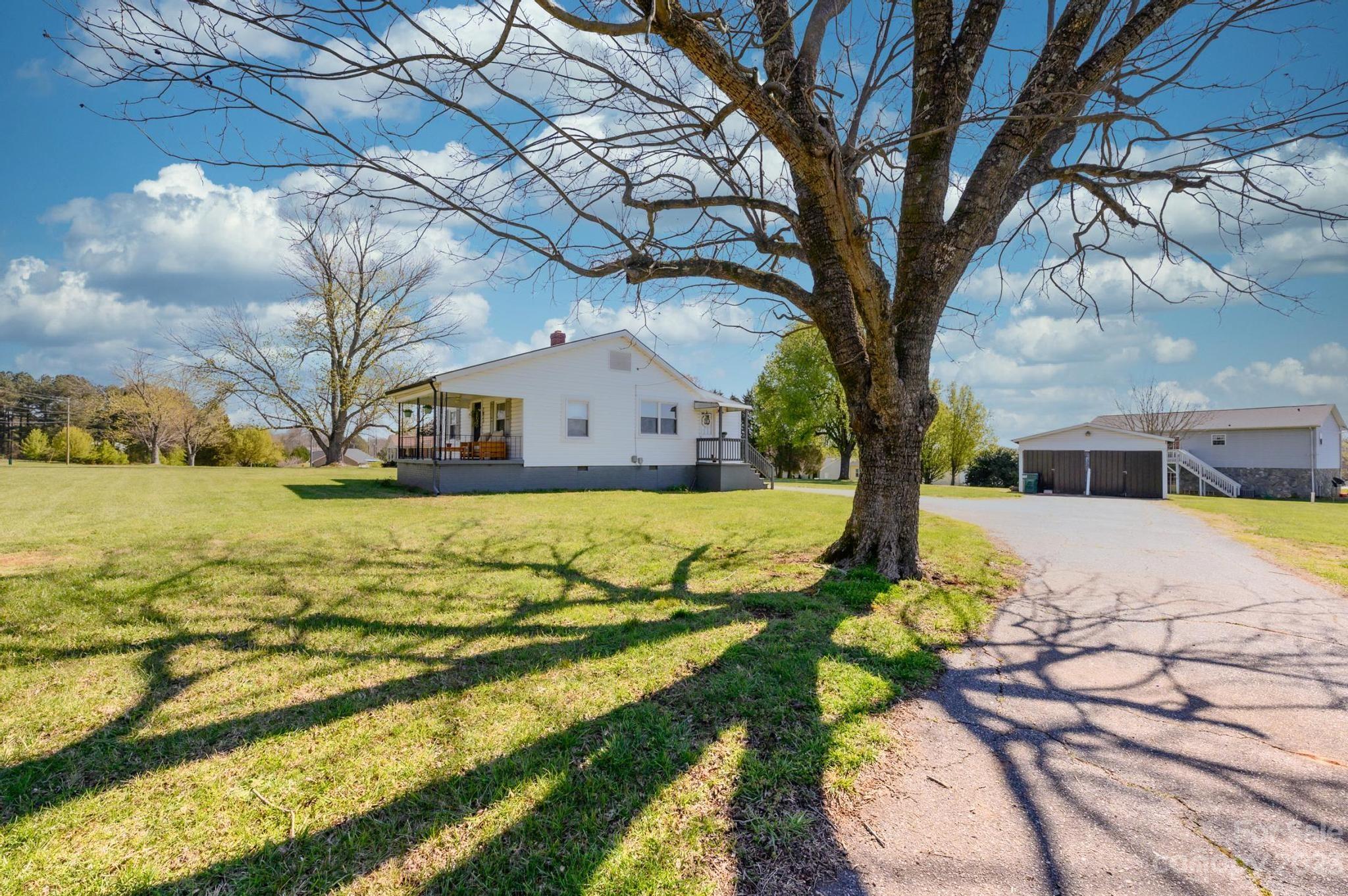 2027 Burris Road Conover, NC 28613 - Photo 5 of 45 Gallery Image 5