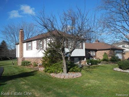 17673 Wayne Road Livonia, MI 48152 - Photo 13 of 16 SIDE VIEW