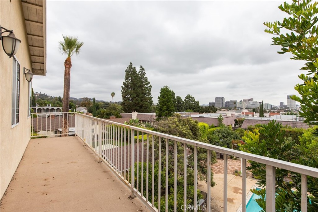 314 West Kenneth Road Glendale, CA 91202 - Photo 25 of 55 Gallery Image 25