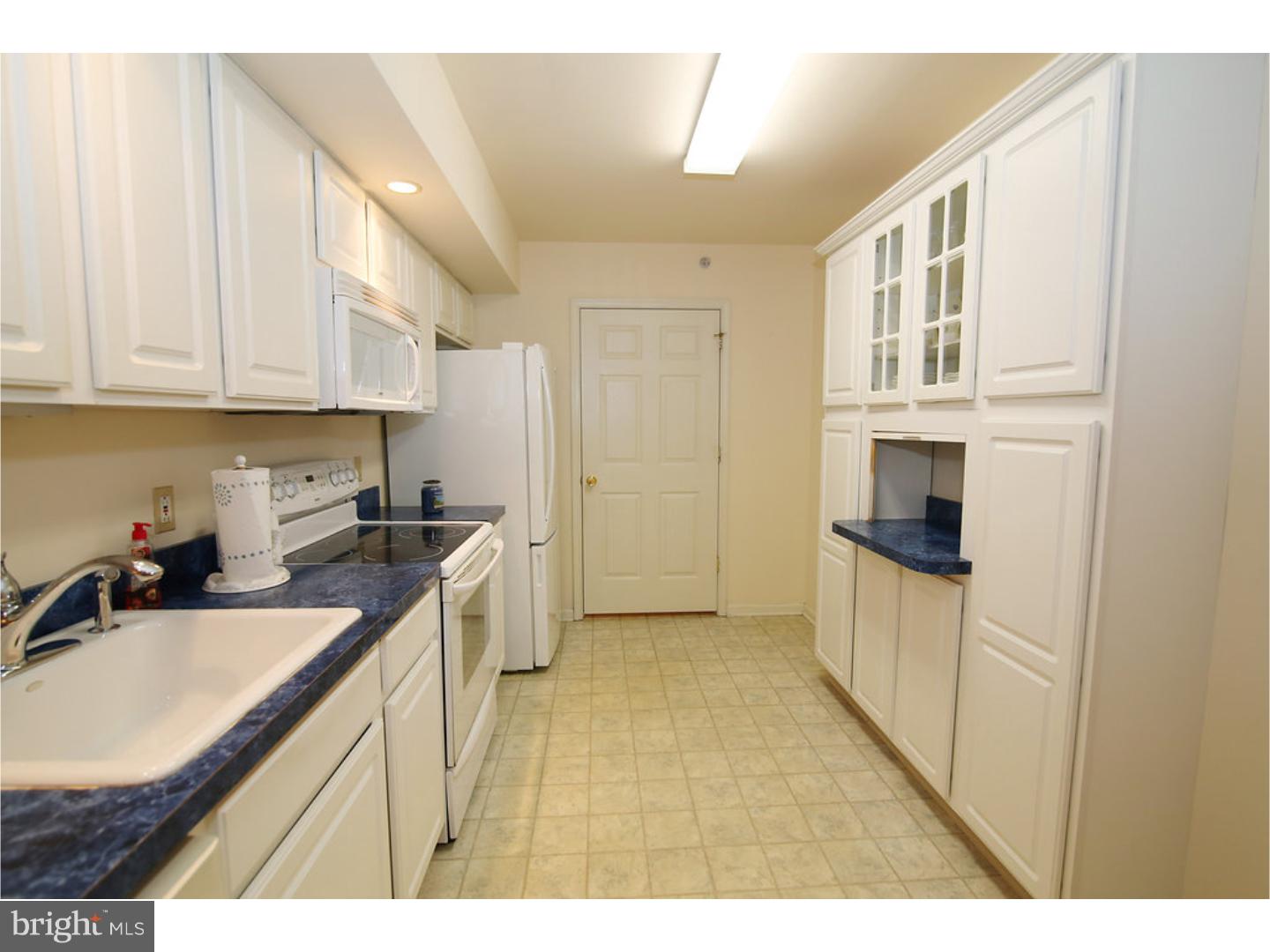 543 Brandon Road Norristown, PA 19403 - Photo 12 of 23 Kitchen