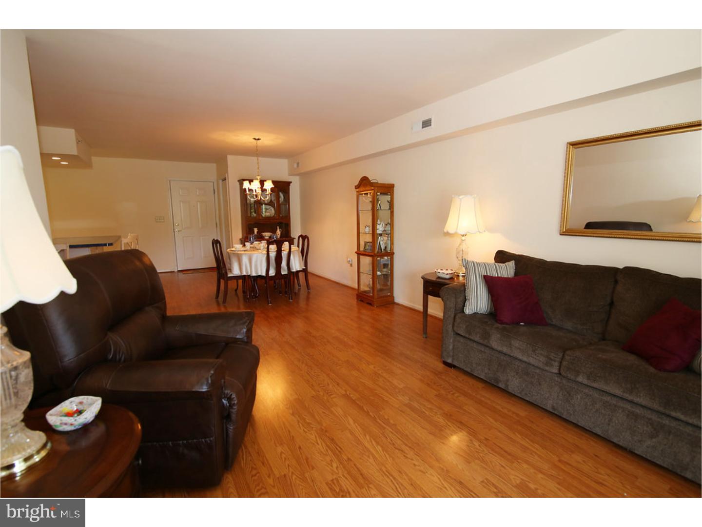 543 Brandon Road Norristown, PA 19403 - Photo 15 of 23 Living Room